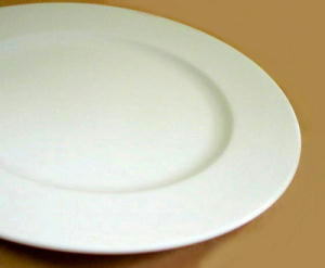 白いお皿／リムプレート
